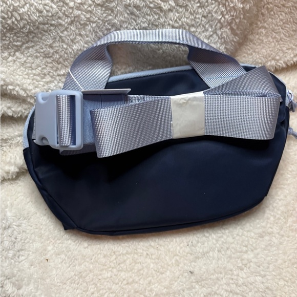 navy blue lululemon bag Everywhere Belt 1L Luxe by Kan Adjustable Shoulder Strap lululemon True Navy Tennessee Titans
